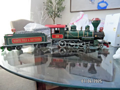 BACHMANN G SCALE BIG HAULERS NORTH POLE & SOUTHERN STEAM LOCOMOTIVE W/TENDER