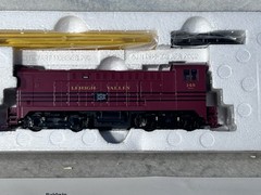 Nice Stewart Lehigh Valley RR Baldwin DS-4-4-1000 #148 Loco HO