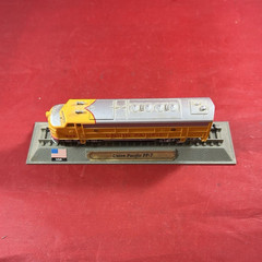 Union Pacific E7 N Scale Diesel Locomotive Yellow Silver Plastic Del Prado