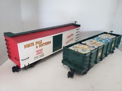 BACHMANN G SCALE NORTH POLE & SOUTHERN BOX CAR AND GONDOLA WITH PRESENTS