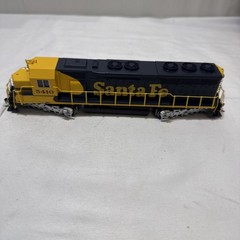 HO Scale Santa Fe ATSF 5410 Yellow & Black Diesel Locomotive Train Engine (NB)