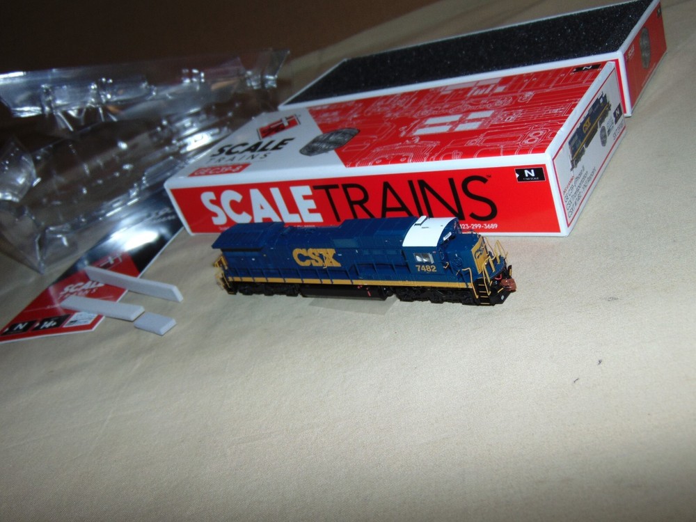 SCALETRAINS N SXT39187 CSX C39-8 DIESEL WITH DCC + SOUND – BRAND NEW