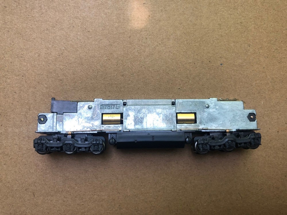 N Scale Kato 17617R U30C or C30-7 Chassis Black DOES NOT FIT REVISED SHELLS