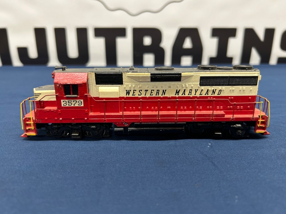 Athearn HO Custom Western Maryland #3579 GP-35 Diesel Engine DC NO BOX