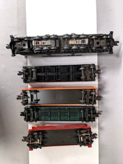 MTH Rail King #004 PRR Green 5-Stripe GG-1 Locomotive w/4 Freight Cars C-9