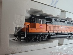 HO Scale 9187 Atlas Milwaukee Road MILW GP-40 Low Nose # 2034 – DC / DCC Decoder