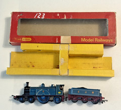 Triang Hornby Caledonian Railways 4-2-2 Locomotive No. 123 – R.354 (Boxed)