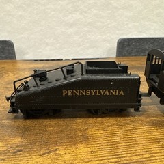 Bachmann 51606 HO Pennsylvania USRA 0-6-0 Steam Loco & Slope-Back 3233 Damaged