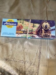 HO Scale Railroad, Athearn #4162 Southern Pacific. SD-45 Powered Diesel