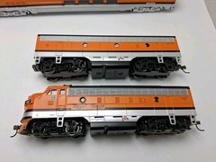 Bachmann HO Scale F7A Diesel Locomotive Royal Gorge 402 A And B Unit X2 Cars