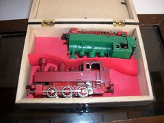 Pair of Marklin HO 0-6-0 Steam Engines #3090 Red & Green 1974-76 USED w BOX (2)
