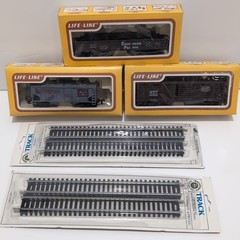 Life-Like HO Scale Trains – 8461, 8466, 8513 & 2 Bachmann 9″ Straight HO Tracks
