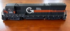 Atlas #8647, HO RTR , GE U23B Locomotive Guilford/ Maine Central #280
