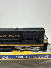 HO Scale Rivarossi, GE U25C Diesel Locomotive, Northern Pacific, Black #2500