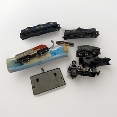 #281 HO Scale F9 Santa Fe Diesel, USC-40 Remote And Many Other Trains For Parts.
