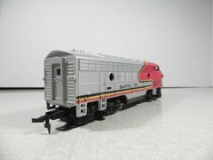 HO ENGINE LOCOMOTIVE DIESEL SANTA FE FA-Unit WAR BONNET/BOX