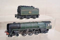 HORNBY R552 KIT BUILT BR 4-6-2 BRITANNIA CLASS LOCOMOTIVE 70008 BLACK PRINCE oj