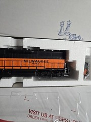 HO Scale 9187 Atlas Milwaukee Road MILW GP-40 Low Nose # 2034 – DC / DCC Decoder