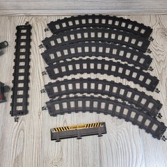 Toy State Caterpillar Construction Express Train Track Set Motorized Locomotive