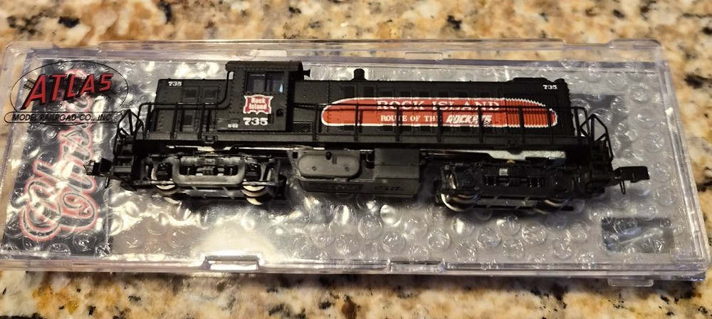 N Scale Atlas 44034 Rock Island #735 RS1 Diesel Locomotive, Track Tested, In Box