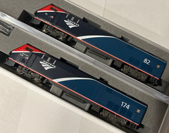 KATO 1766040 1766041 2 LOCO SET N Amtrak 82 & 174 Phase VII GE P42176-6040 DC