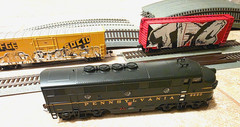 NICE! MTH 81-4002-0 HO Pennsylvania F-3 Diesel RTR Freight Train Set w/Extras!