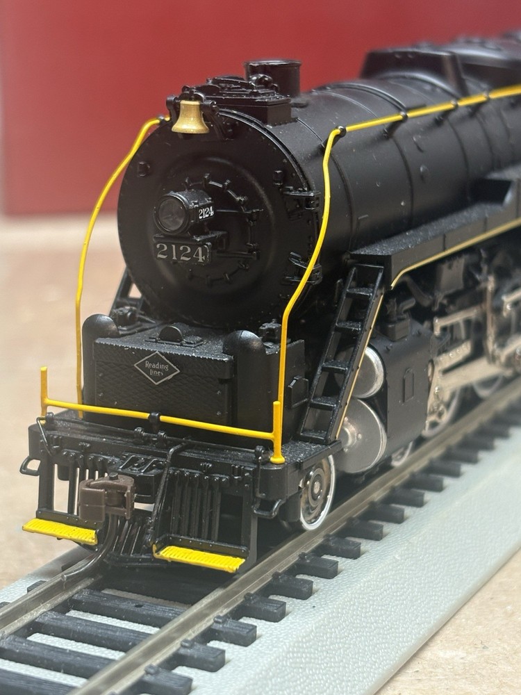 Broadway Limited 2146 HO Reading T1 4-8-4 Excursion Locomotive No. 2124
