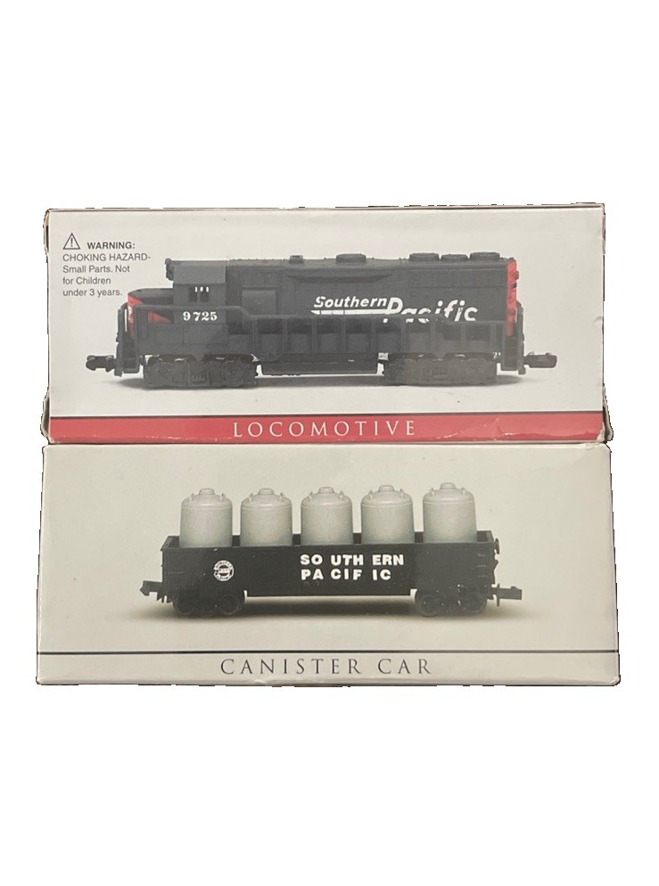 Southern Pacific Locomotive #9725 Model Train & Canister Car. Lot Of 2. NOB