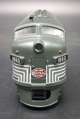 (A) HO Gauge MRC Platinum Series New York Central Diesel Locomotive NYC # 1650