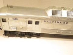 LIONEL POST-WAR TRAINS #404 MOTORIZED BUDD BAGGAGE CAR- 0/027- RUNS OK- H1W