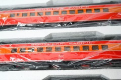 MTH Southern Pacific 5-Car 70’ ABS Streamlined Passenger Set #20-6523 | O Scale