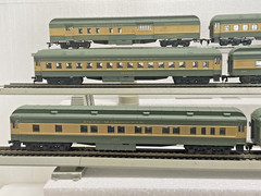 Rivarossi HO Pere Marquette 2-8-4 Berkshire Steam Locomotive and 6 Passenger Car