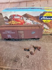 Trains Athearn in miniature box car AS IS 23490 late 50s era train CNW