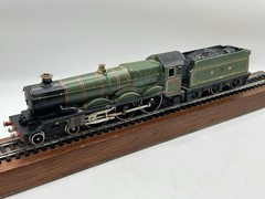 OO Wrenn GWR Castle Class 4-6-0 Locomotive “Devises Castle” – (GOOD TESTED)