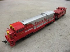 Bachmann Track Tested , HO GE U36B Locomotive Santa Fe #350 with AT&SF CABOOSE