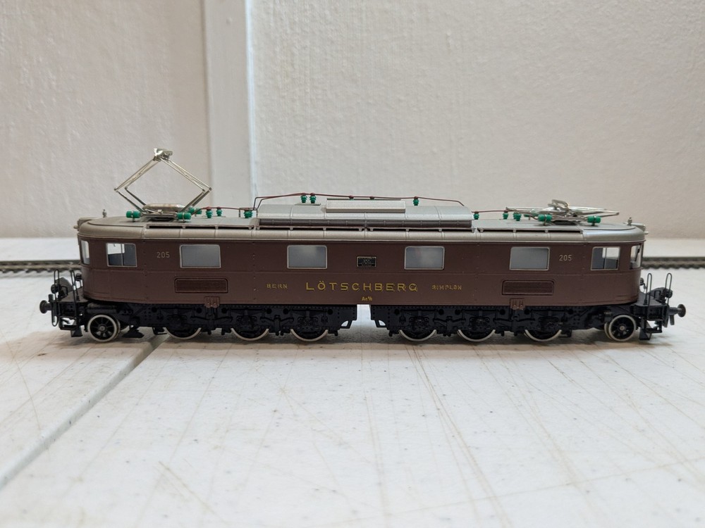 Metropolitan 698 – BLS #205 Ae 6/8 Electric Locomotive – HO Scale