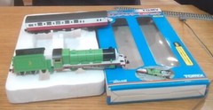 Thomas & Friends Henry Red EXPRESS COACH 93805 TOMIX N Scale TOMYTECH Still Runs