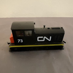 CN HO Diesel Locomotive Model Train Engine Black Yellow Red Transportation