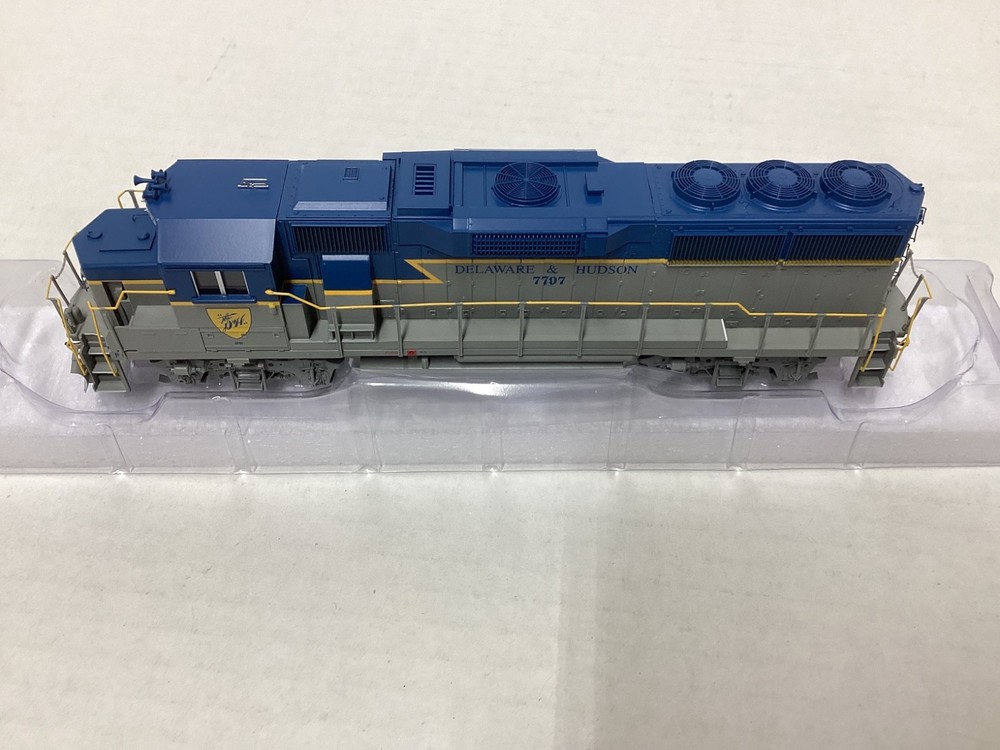Athearn #1038 HO scale “D&H” GP60 with sound Rd.#7707