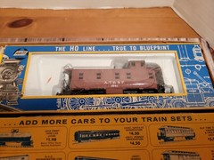 AHM Santa Fe Diesel HO Set Cattle Car Tank Car Caboose Track Pwr Pack Untested