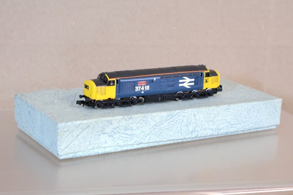 GRAHAM FARISH CJM BR SCOTRAIL CLASS 37 LOCO 37418 AN COMUNN GAIDHEALA on
