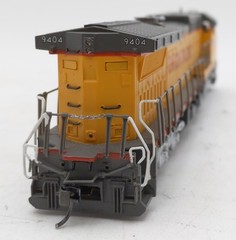Bachmann 86003 HO Union Pacific GE Dash 8-40CW Wide Cab Diesel Locomotive #9404