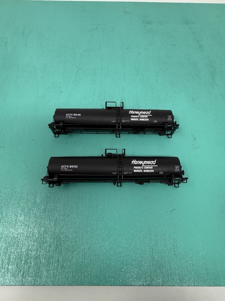 Atlas N – 23,500 Tank Car – No Trucks/ Package – Honeymead Acfx Set Of 2