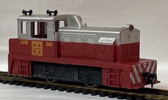 HO Scale TYCO Santa Fe Locomotive Diesel Switcher ATSF #241 DOES NOT RUN/TRAVEL