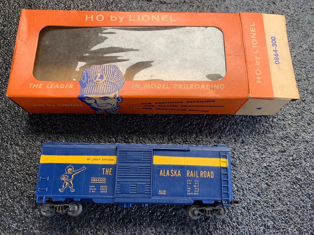 BOXED LIONEL HO 0864-300 ALASKA RR BOX CAR COMPLETE & ORIGINAL FREE SHIPPING