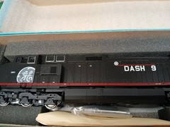 Athearn HO GE Dash 9 C44-9W GE Demo #8601 Diesel Locomotive DC Analog 4901 NEW