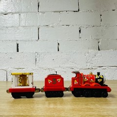 Bee James goes Buzz Buzz Thomas the Tank & Friends Take N Play Along Push Trains