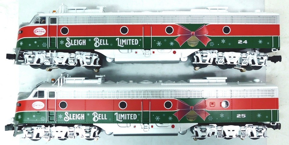 USED Lionel 2333320 North Pole Central LEGACY E8 AA Set