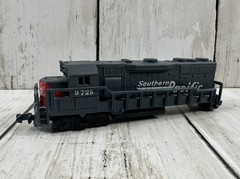 ✅ High-Speed No. 418 Southern Pacific 9725 Diesel Locomotive dummy N SCALE