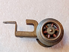 ORIGINAL PREWAR LIONEL TRAIN 262 262E 258 261 OEM LOCO PART FRONT PILOT TRUCKS